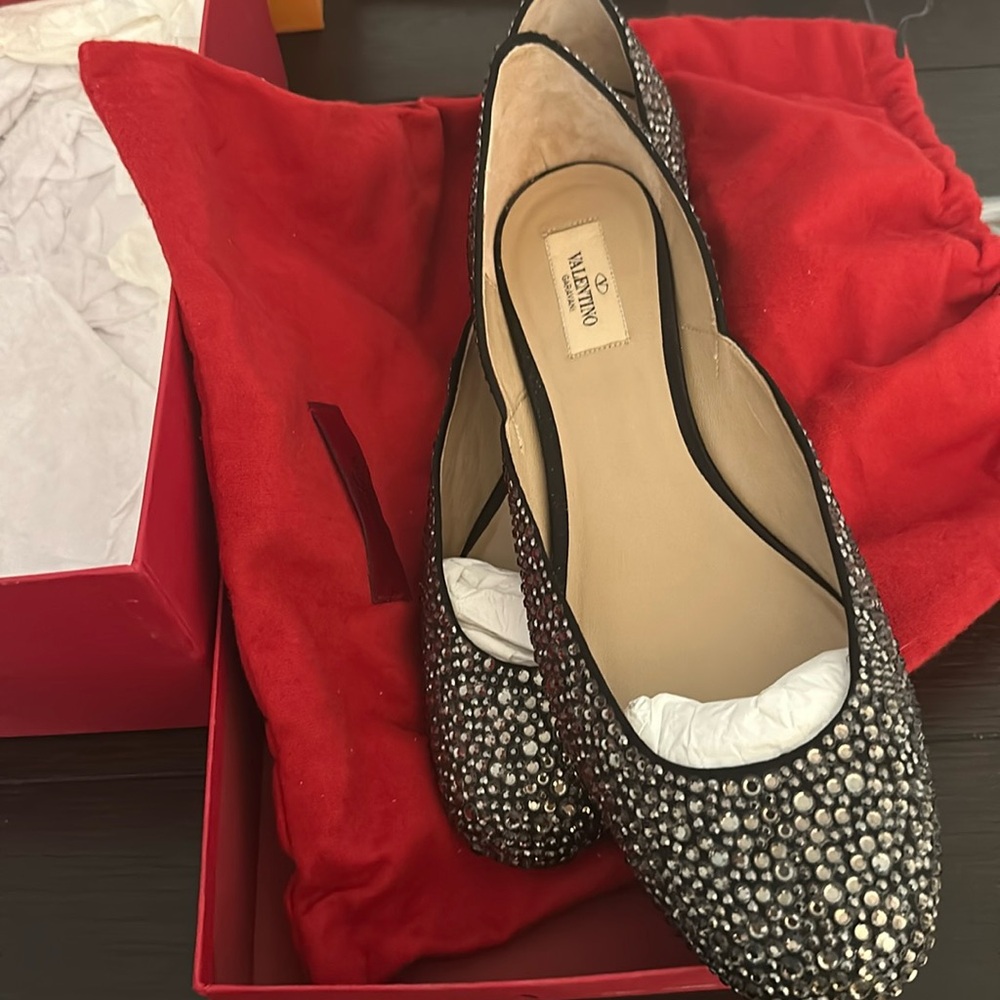 VALENTINO STUDDED ROUND TOE BALLET FLAT SZ 41